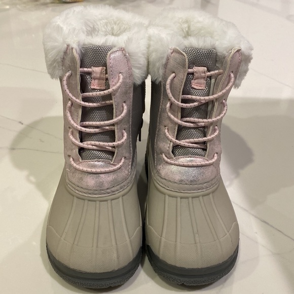 OshKosh B’gosh girls winter snow boot - Picture 4 of 6